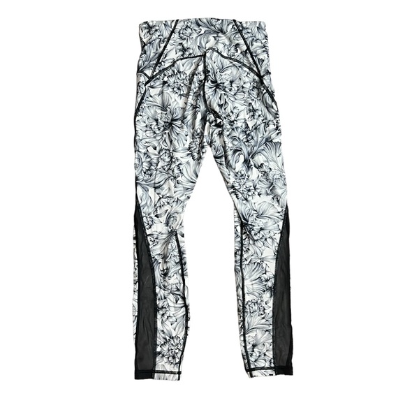 Lululemon Train Times 7/8‎ Pant 25" Women’s 6
Light Garden White Black / Black - Picture 11 of 12